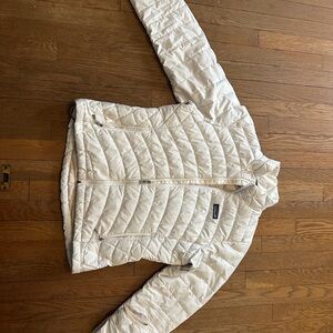 Women’s M Patagonia Down Sweater Jacket